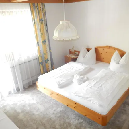 Bed & Breakfast Gaestehaus Lukasser *