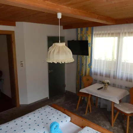 Alojamento de Acomodação e Pequeno-almoço Gaestehaus Lukasser