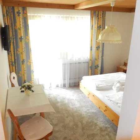 Gaestehaus Lukasser Bed & Breakfast *