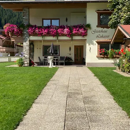 Gaestehaus Lukasser *