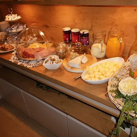 Alojamento de Acomodação e Pequeno-almoço Gaestehaus Lukasser *