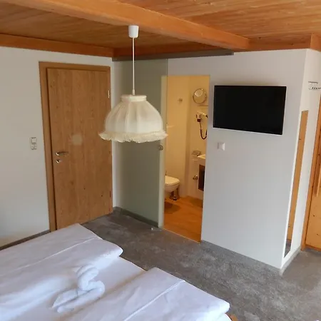 Gaestehaus Lukasser *