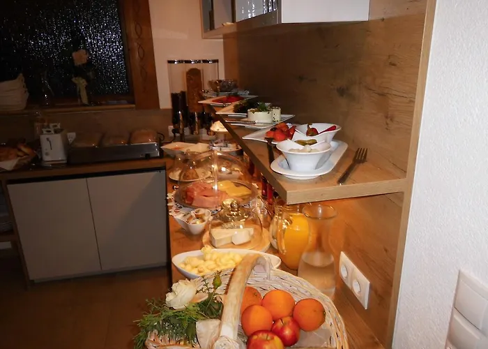 Bed & Breakfast Gaestehaus Lukasser *